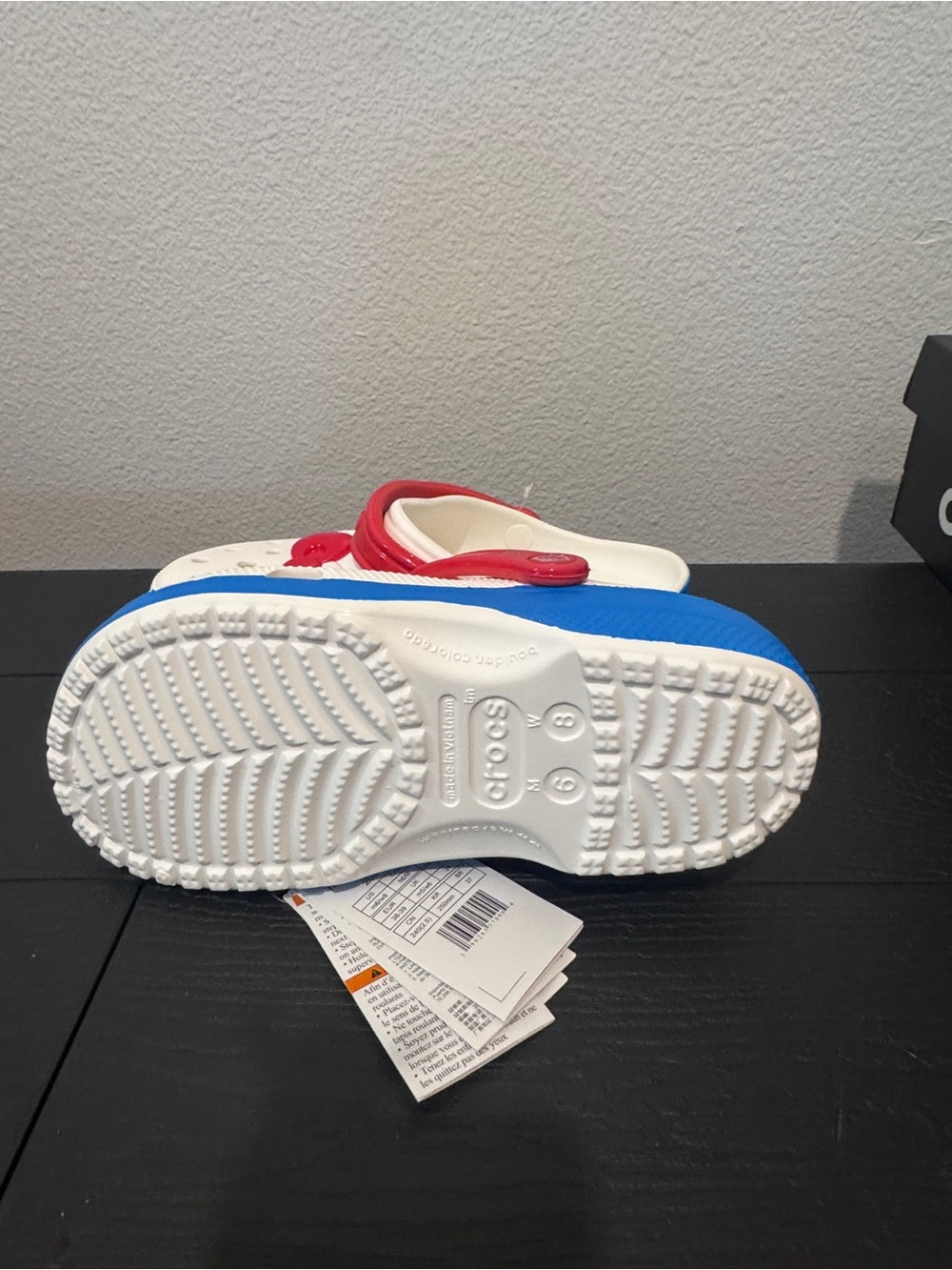 Hello kitty crocs - Picture 3 of 4